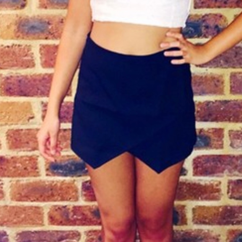 Black Kilt Like Skort